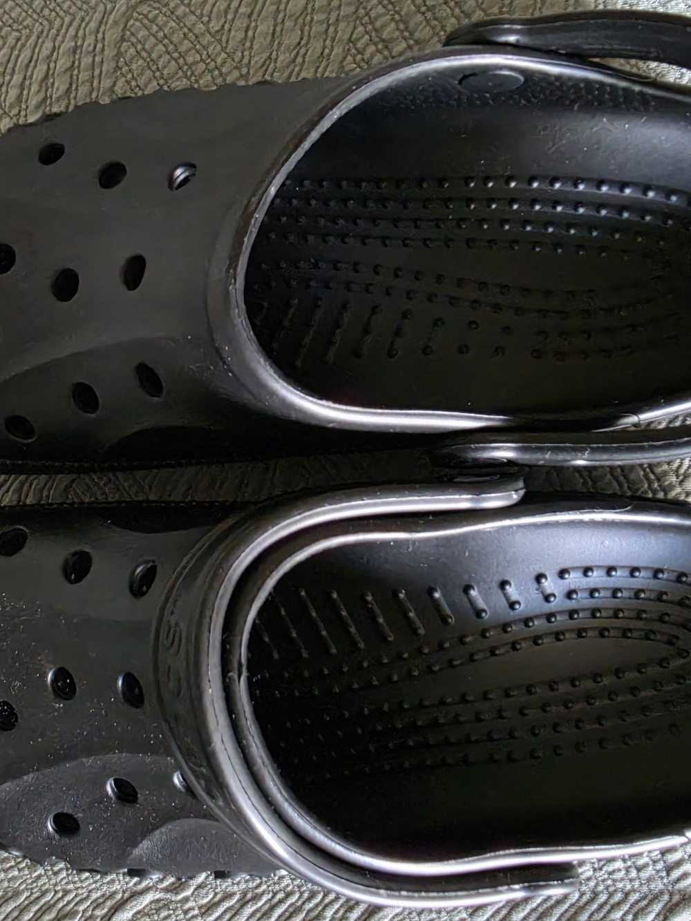 CROCS Men's Classic Black Slip-On Clogs with Heel Strap